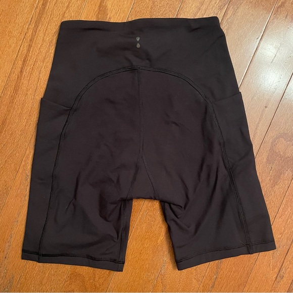 THINX Black Cycle Shorts Moderate With Pockets - Picture 2 of 3